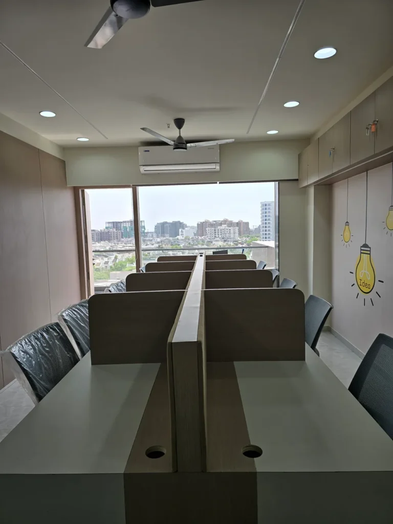 Apzom CoWorking Space Desk